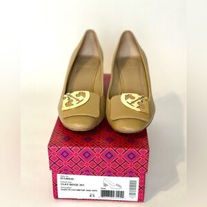 Tory Burch Clay Beige Square Toe Logo 50MM Pump Leather